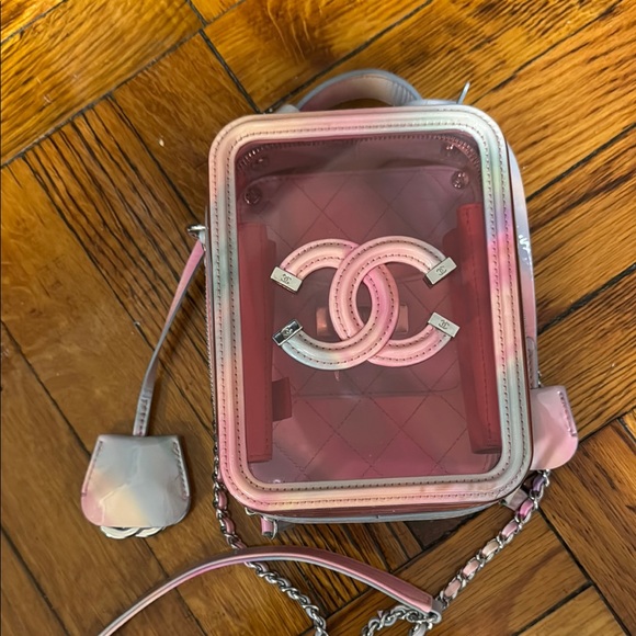 Pink PVC Patent CC North South Filigree Vanity Case - Picture 1 of 6